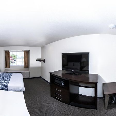 Rodeway Inn & Suites Lewisville I-35 Room photo